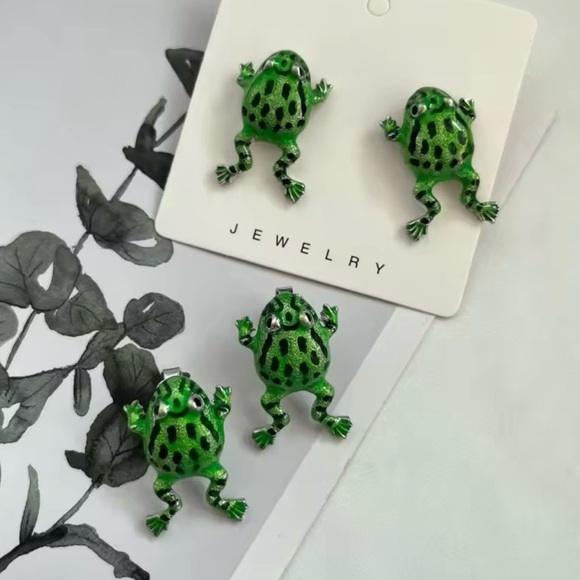 Frog Stud Earrings Cute Cartoon Metal Earring Women - Picture 3 of 4